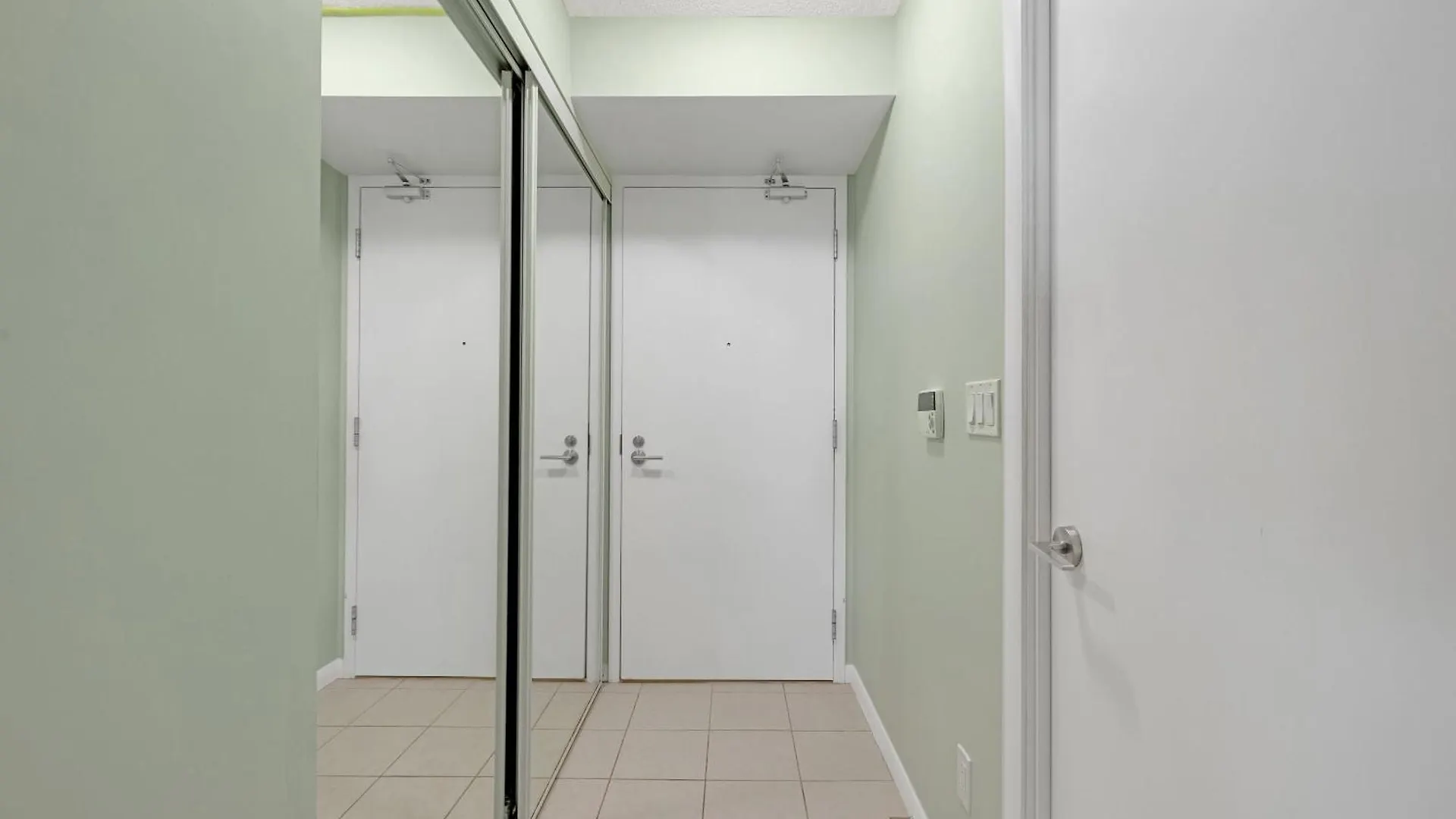 Trendy Studio By Torontos Waterfront